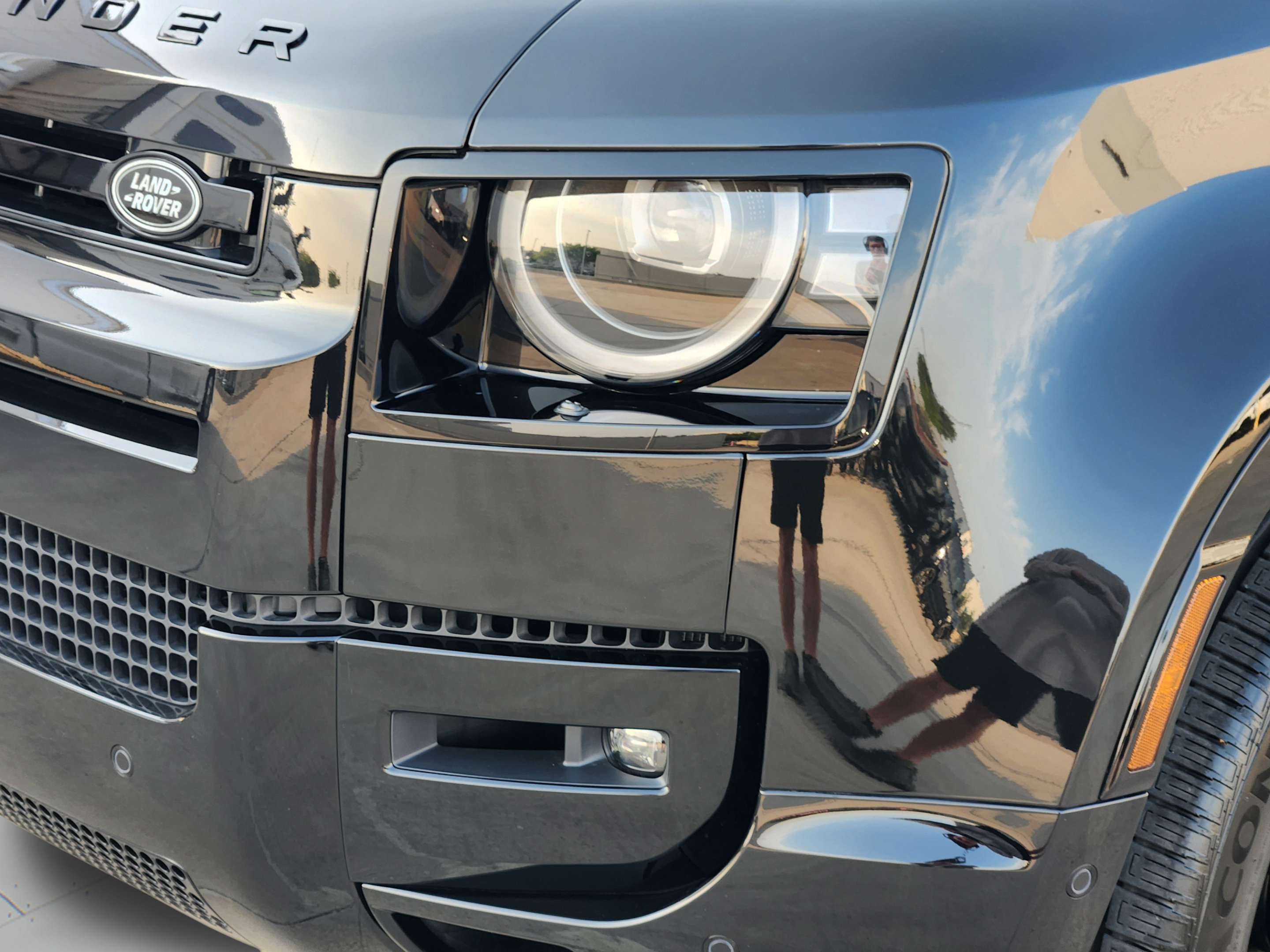 New 2026 Land Rover Defender 130 V8 AWD/4WD image 9