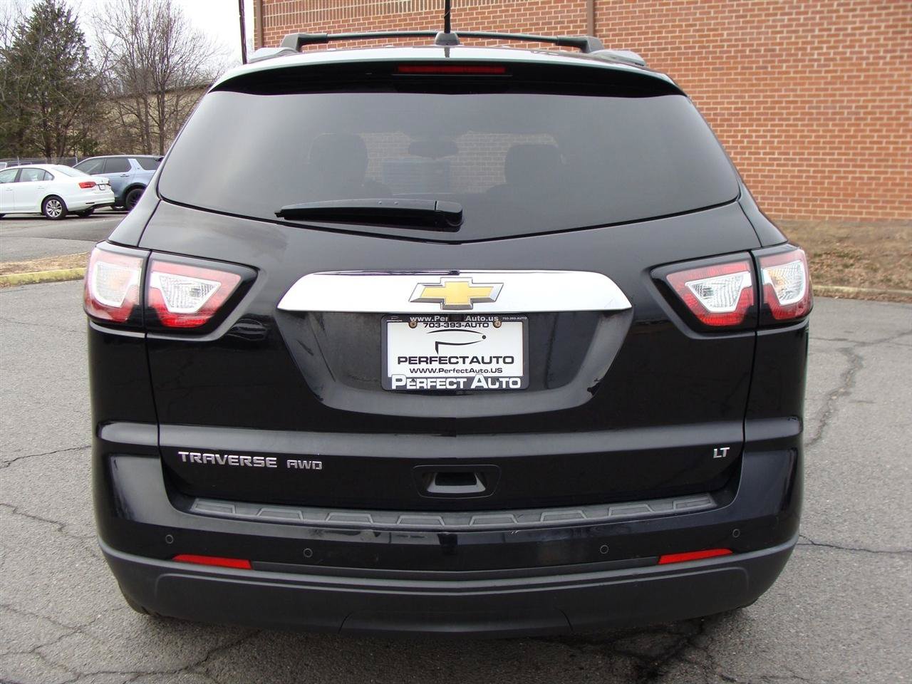 Used 2017 Chevrolet Traverse LT w/ Style and Technology Package AWD/4WD image 5