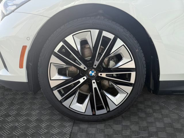 New 2026 BMW 530i xDrive AWD/4WD image 12