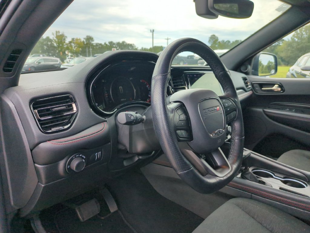 Used 2025 Dodge Durango GT RWD image 16