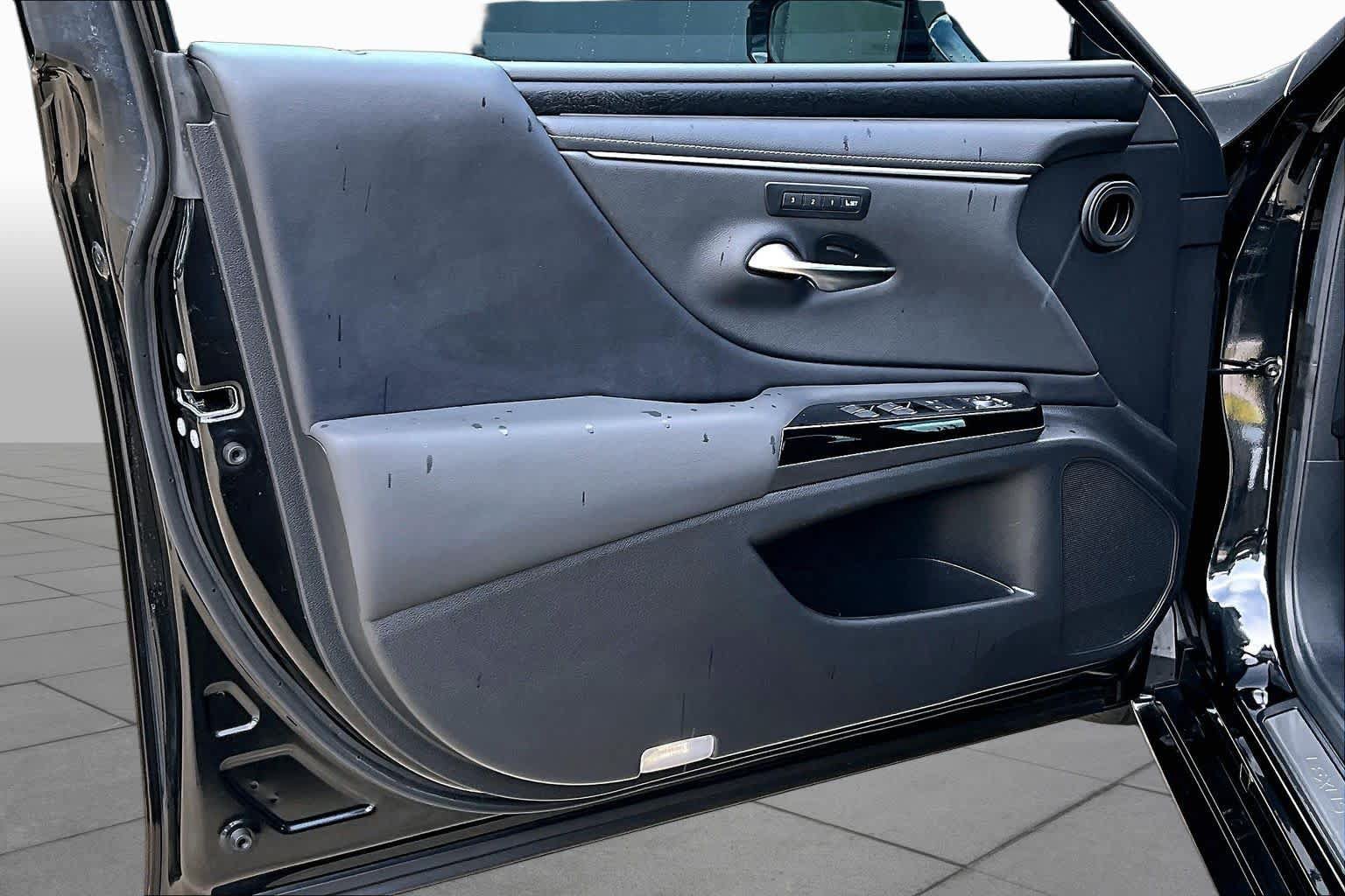 Used 2023 Lexus ES 300h w/ Premium Package FWD image 21