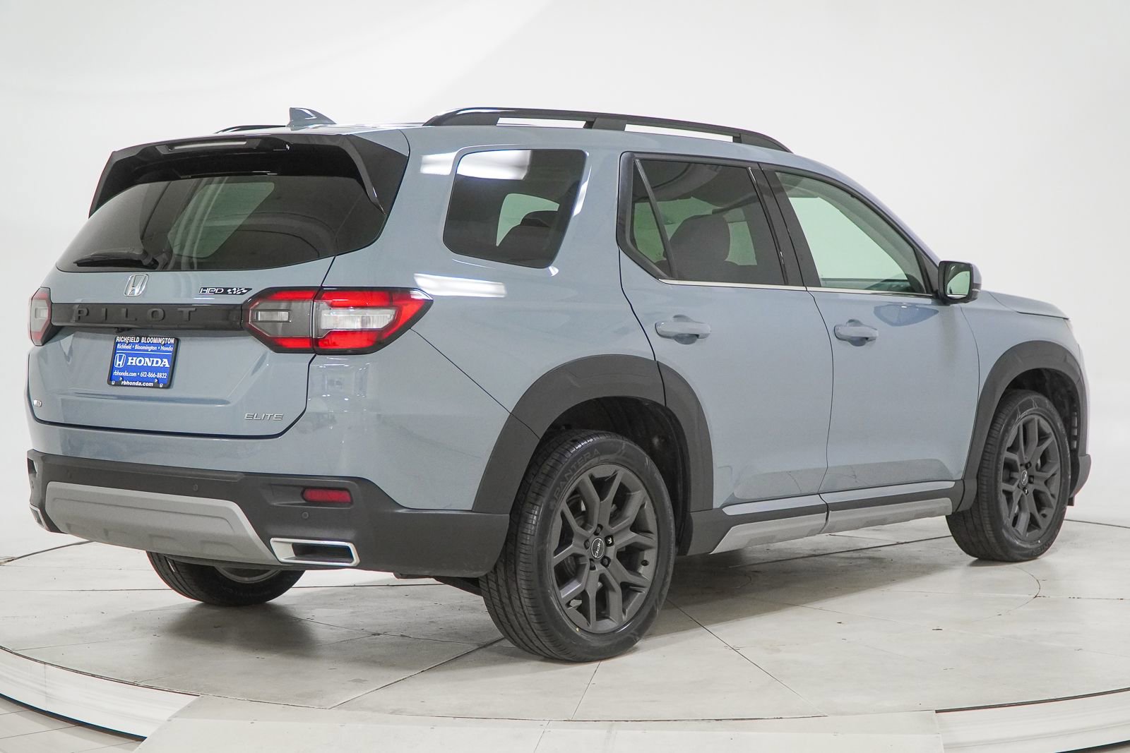Used 2023 Honda Pilot Elite image 12