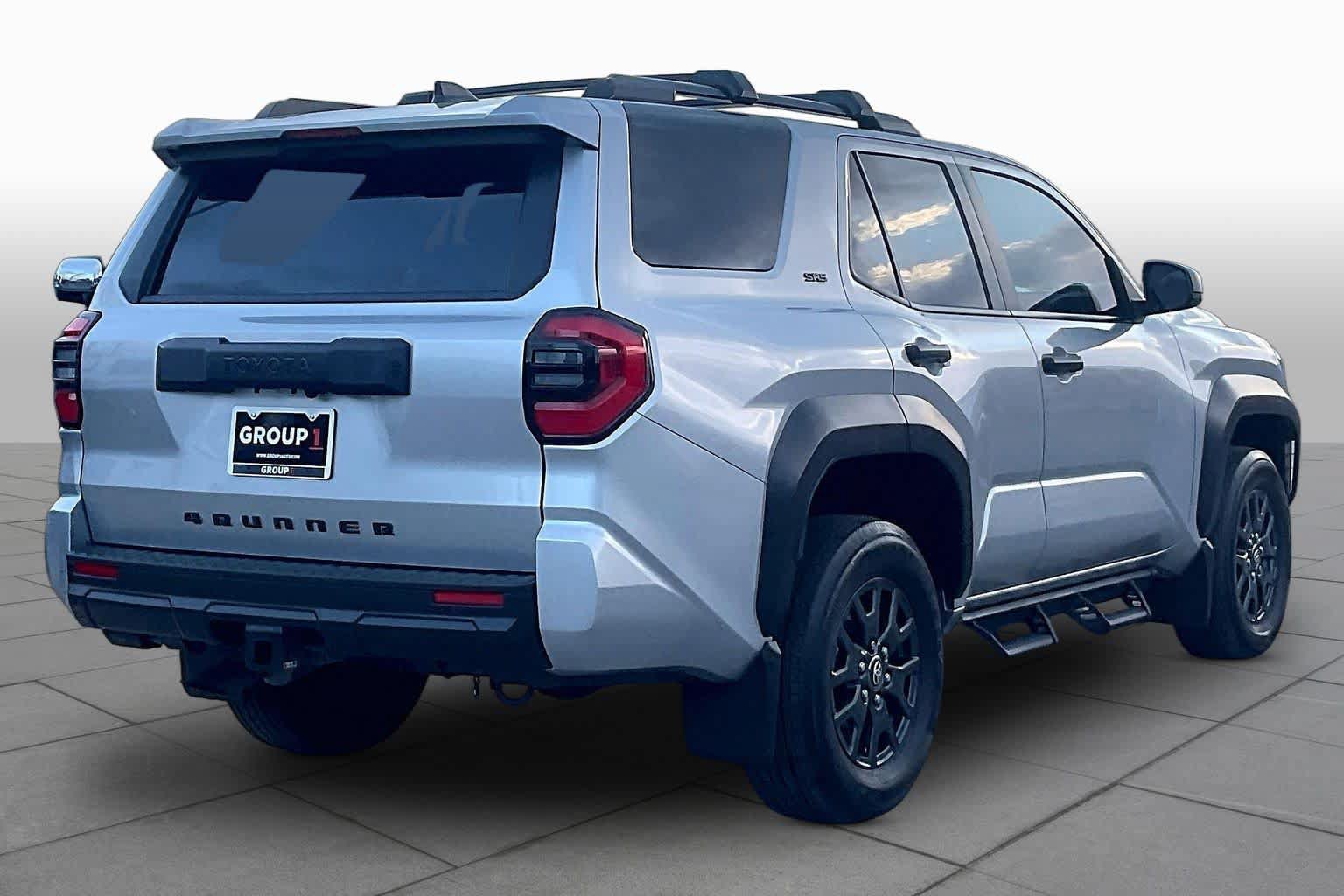 Used 2025 Toyota 4Runner SR5 AWD/4WD image 13