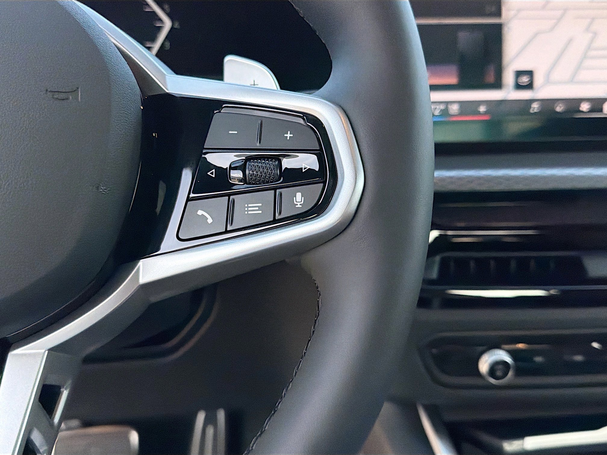 New 2026 BMW 330i xDrive Sedan w/ M Sport Package image 39