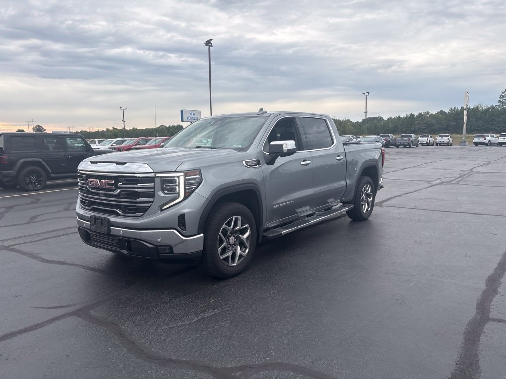 Used 2023 GMC Sierra 1500 SLT w/ SLT Premium Plus Package AWD/4WD image 5