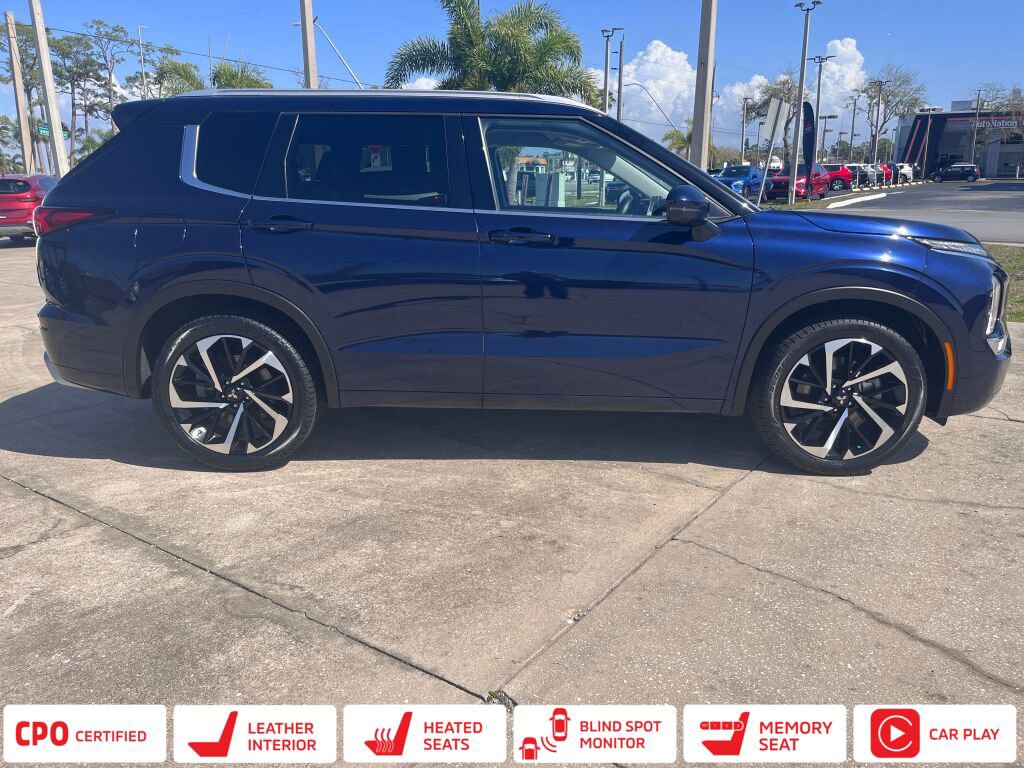 Used 2024 Mitsubishi Outlander SEL image 2