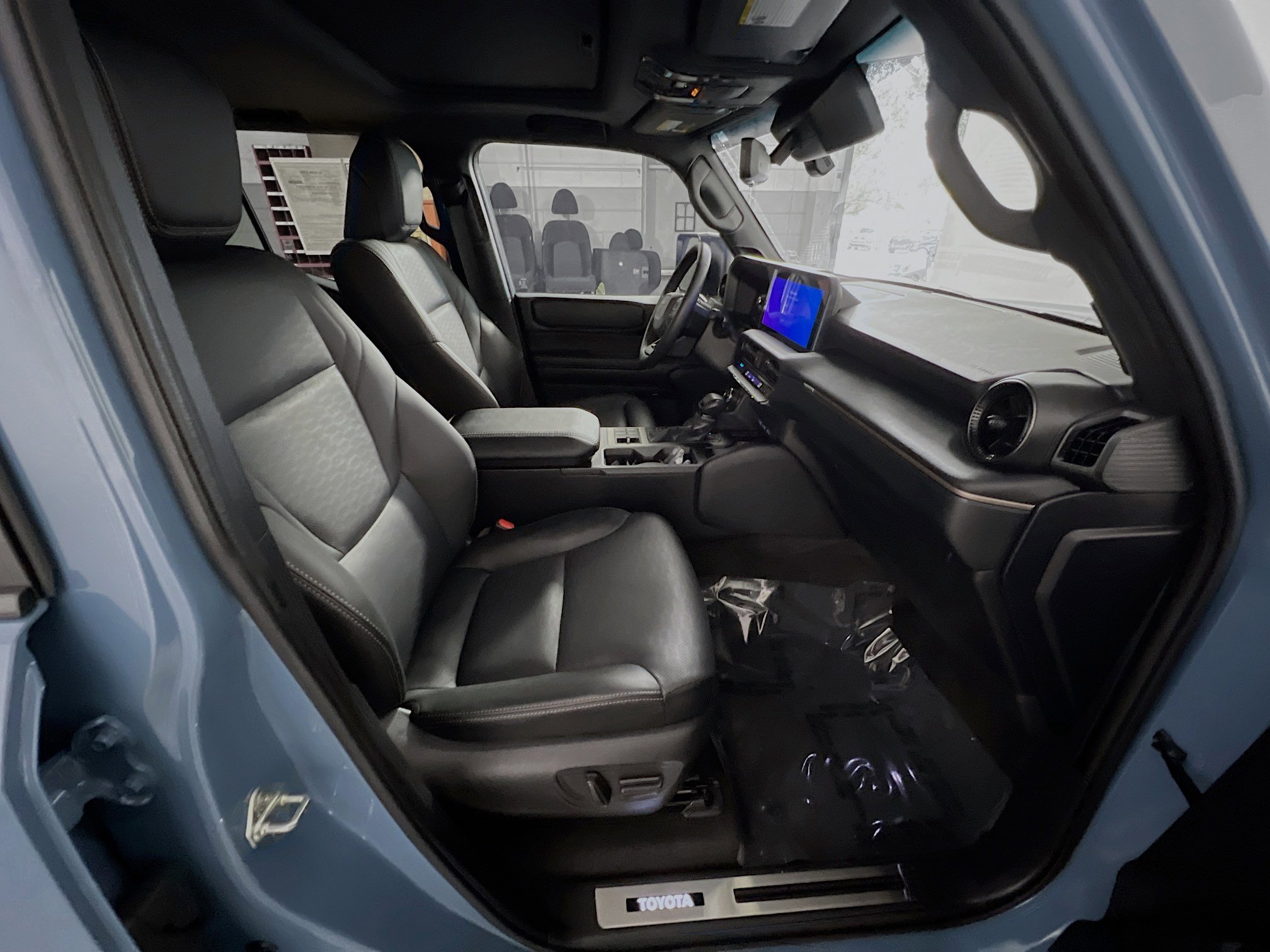 Used 2025 Toyota Land Cruiser Base image 31