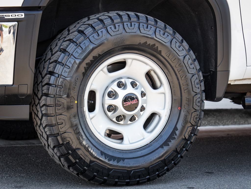 Used 2024 GMC Sierra 2500 Pro w/ 1SA Pro Safety Plus Package AWD/4WD image 11