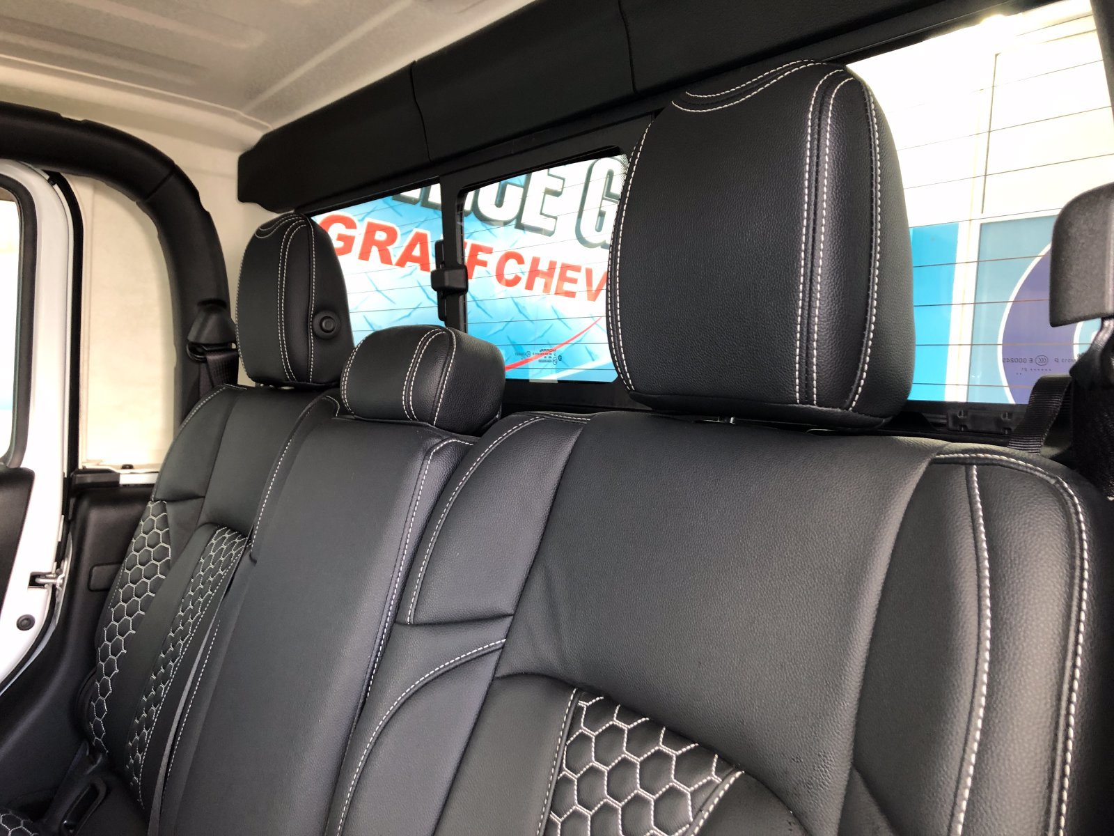 Used 2021 Jeep Gladiator Sport AWD/4WD image 10