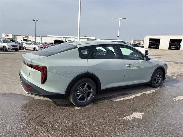 New 2026 Kia K4 LXS image 2
