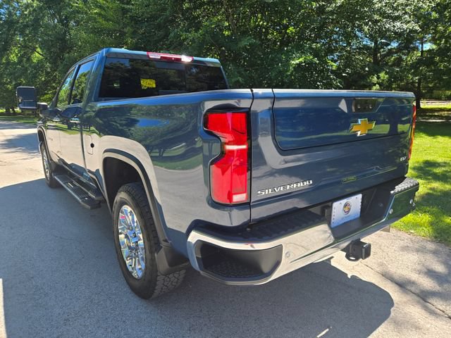 Used 2025 Chevrolet Silverado 2500 LTZ w/ LTZ Premium Package AWD/4WD image 3