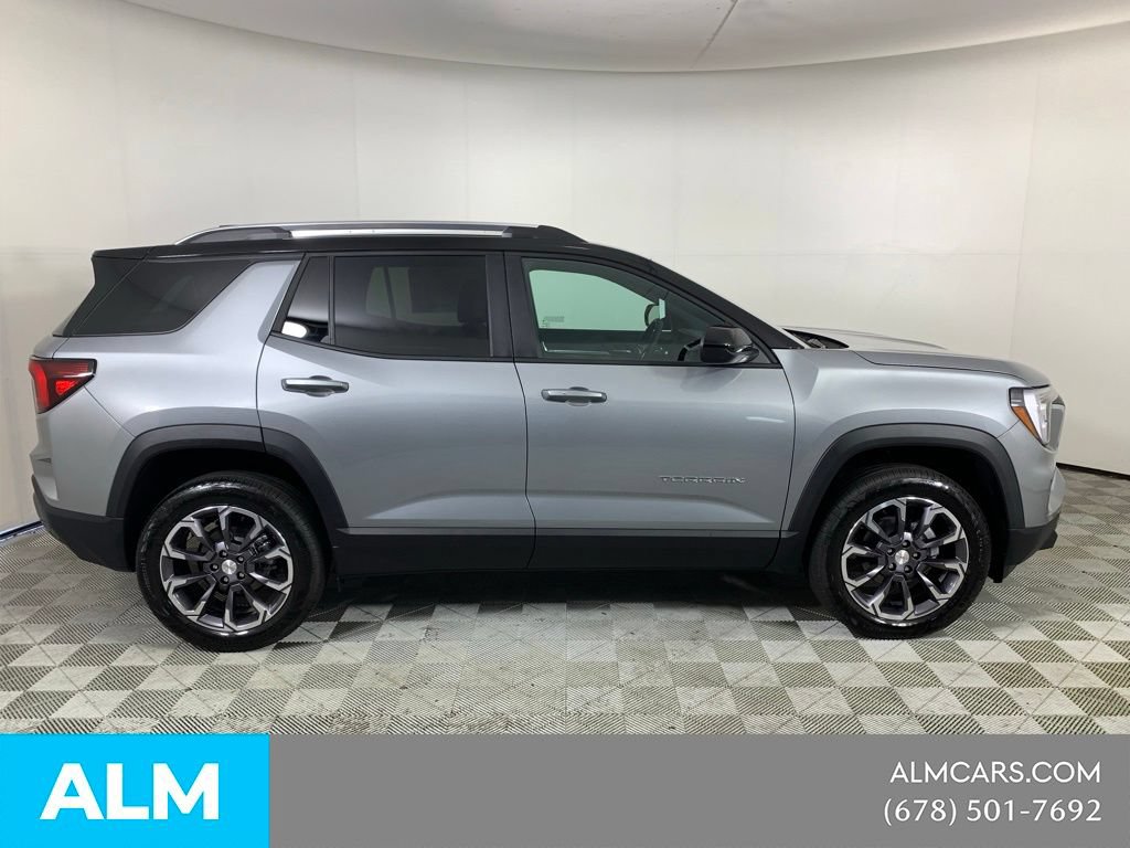 Used 2026 GMC Terrain Elevation w/ Elevation Premium Package AWD/4WD image 11