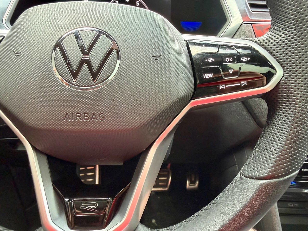 Used 2022 Volkswagen Tiguan SE R-Line AWD/4WD image 35