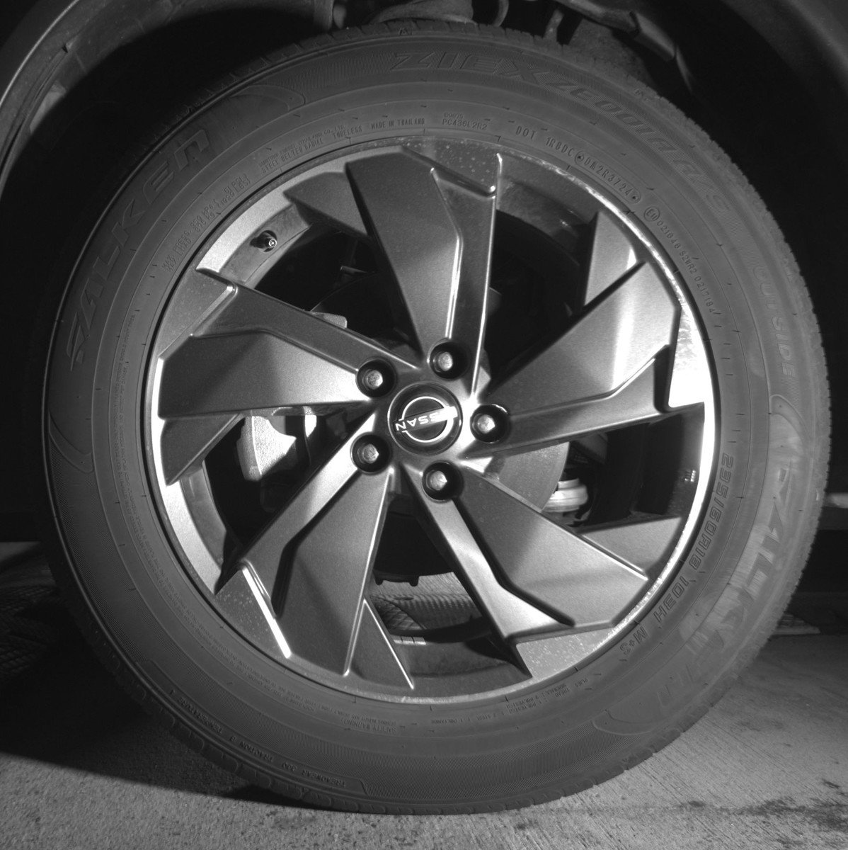 Used 2025 Nissan Rogue SV image 12