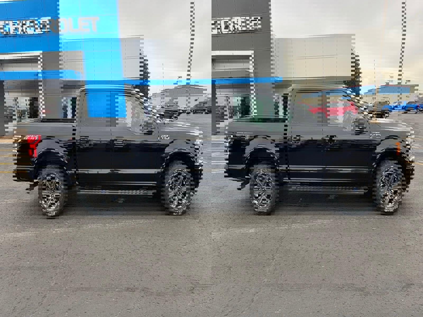 Used 2020 Ford F150 XLT w/ Equipment Group 302A Luxury image 2