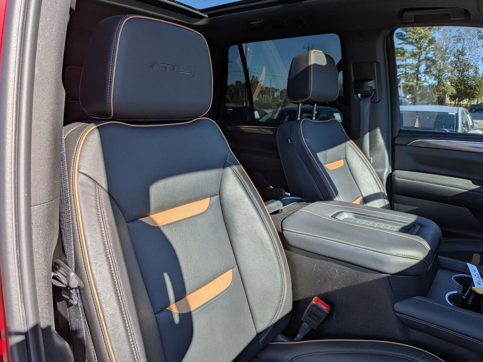 Used 2024 GMC Yukon AT4 w/ Technology Package AWD/4WD image 39