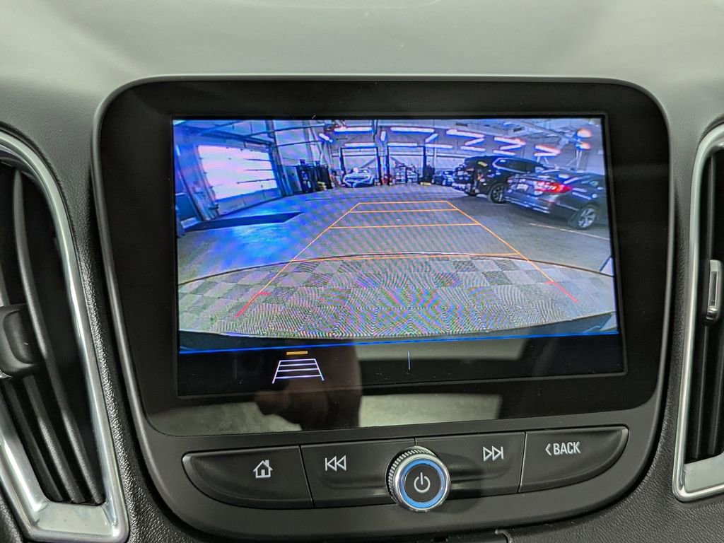 Used 2020 Chevrolet Malibu LT w/ Leather Package FWD image 34