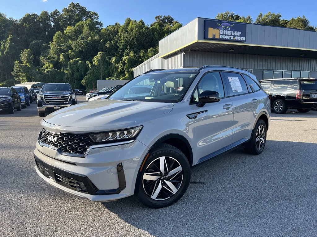 Used 2022 Kia Sorento EX w/ Panoramic Sunroof Package