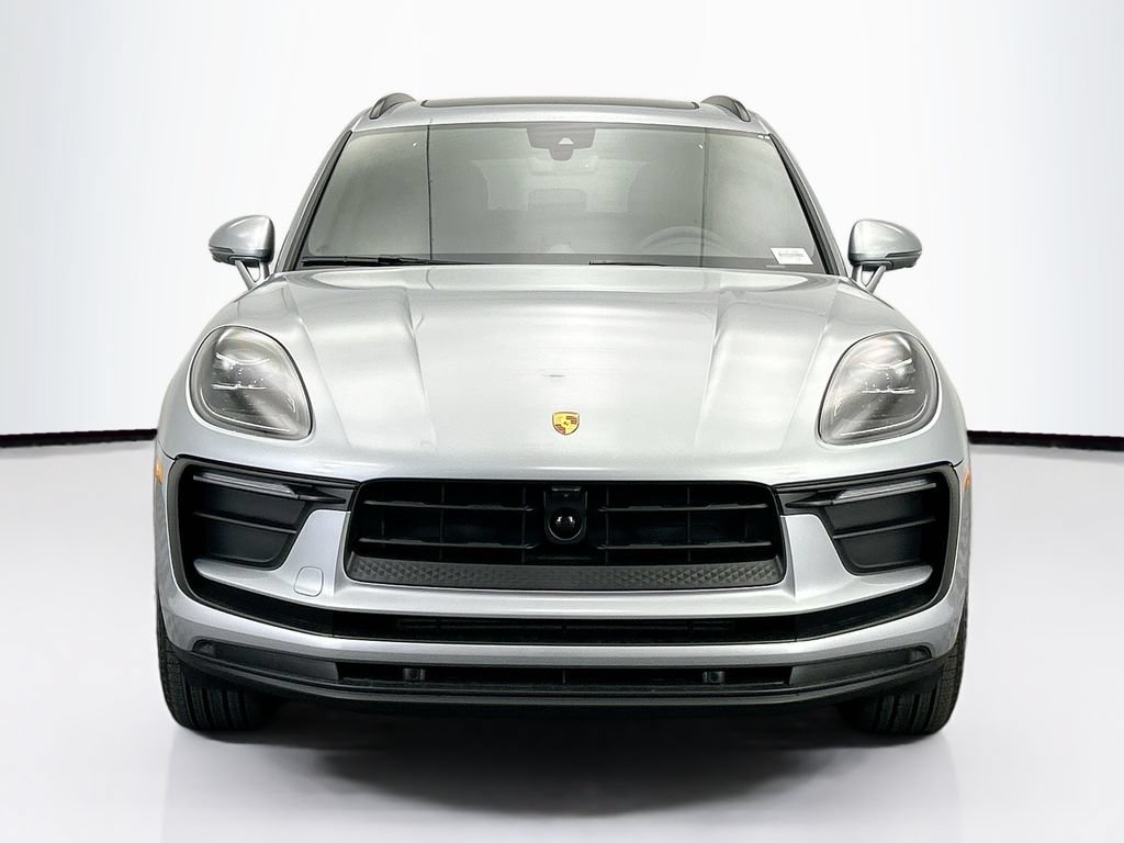 Used 2026 Porsche Macan AWD/4WD image 10
