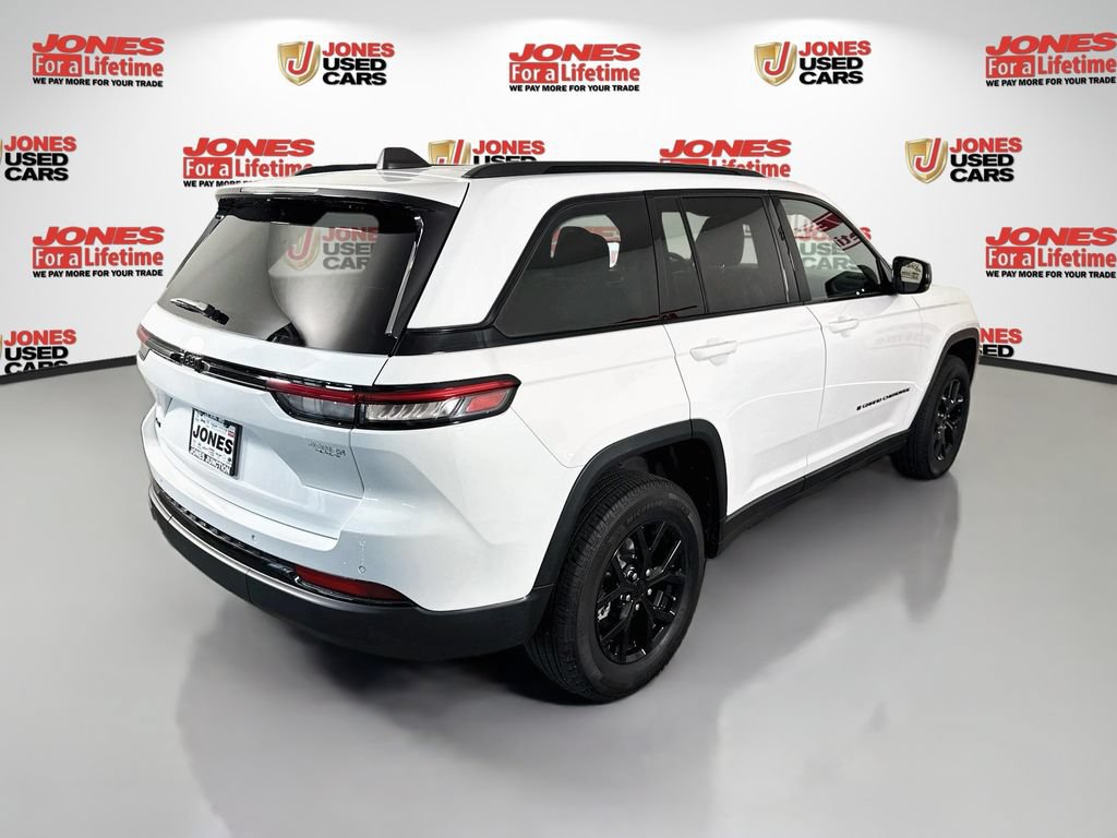 Used 2024 Jeep Grand Cherokee Altitude AWD/4WD image 17