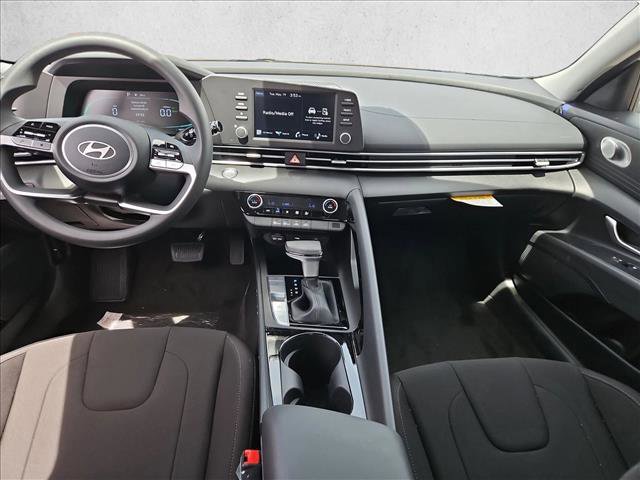 New 2026 Hyundai Elantra Hybrid FWD image 15