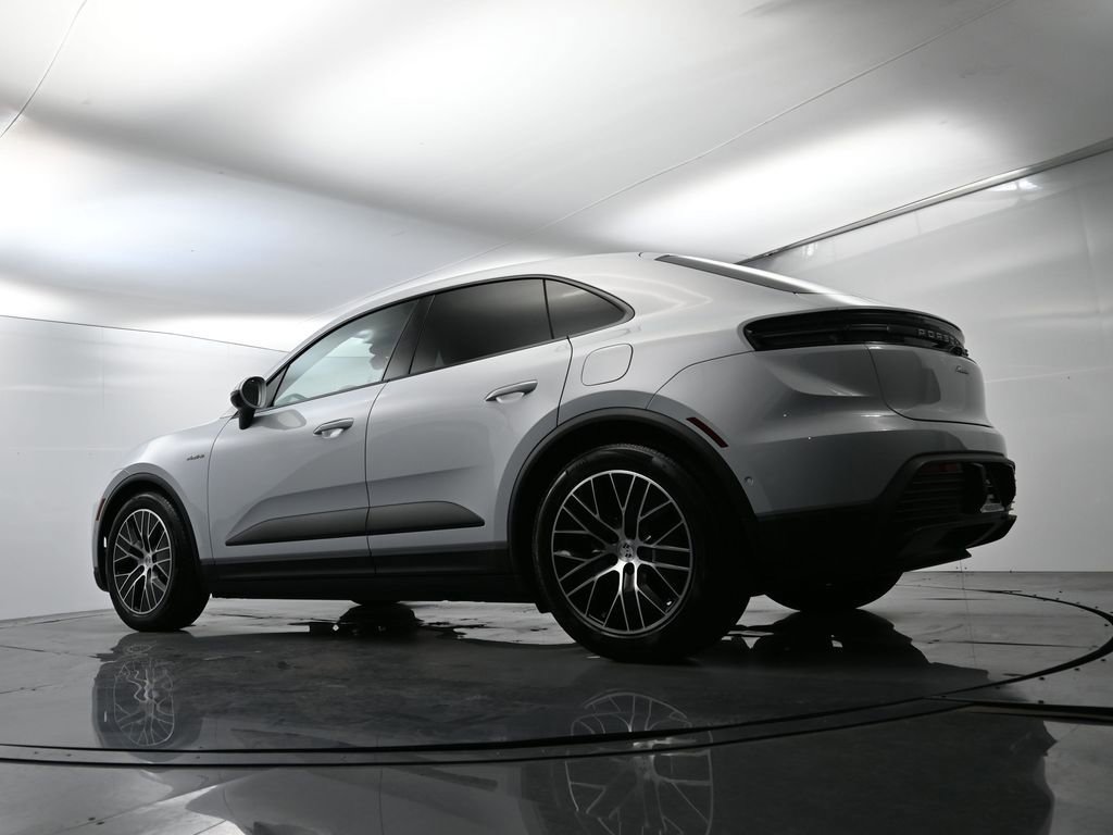 Certified 2025 Porsche Macan Electric image 48