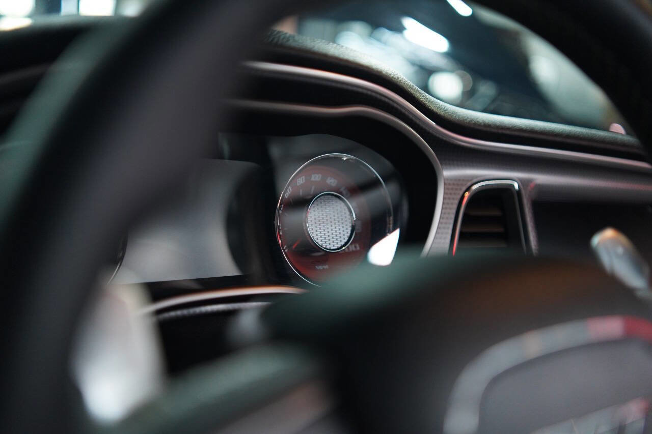 Used 2015 Dodge Challenger SRT Hellcat image 74