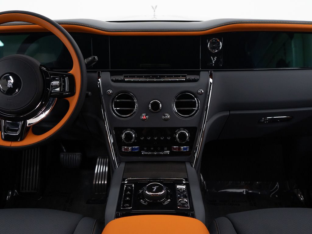 Certified 2026 Rolls-Royce Cullinan AWD/4WD image 35