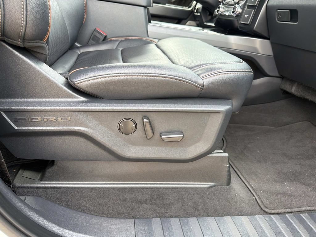 Used 2025 Ford F250 Lariat w/ Lariat Ultimate Package AWD/4WD image 14