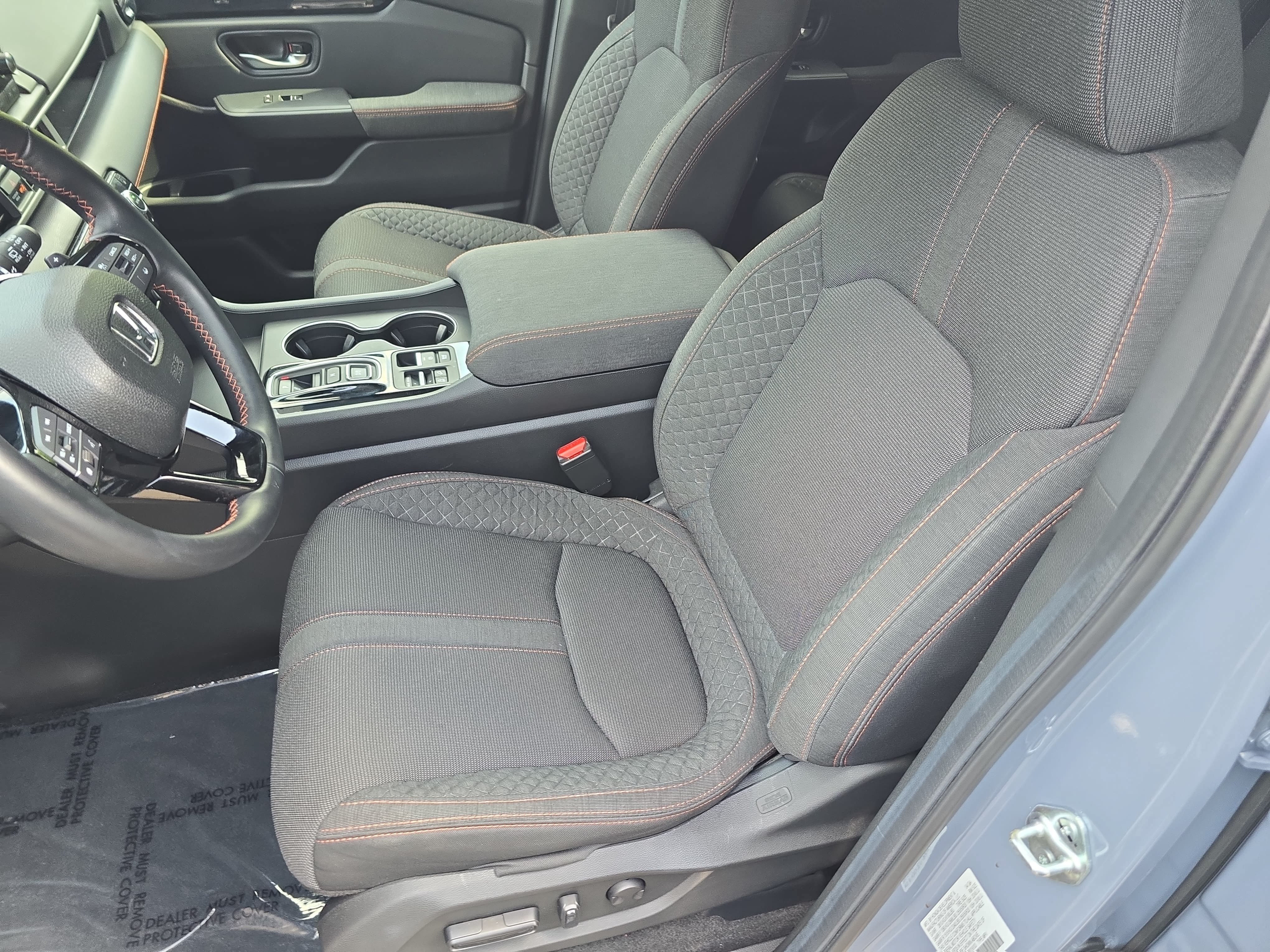 Used 2025 Honda Pilot Sport image 16