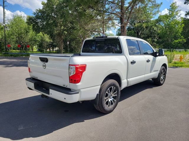 Used 2024 Nissan Titan SV w/ SV Convenience Package RWD image 2