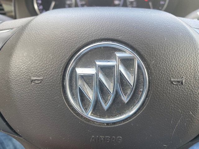 Used 2017 Buick LaCrosse Preferred image 8