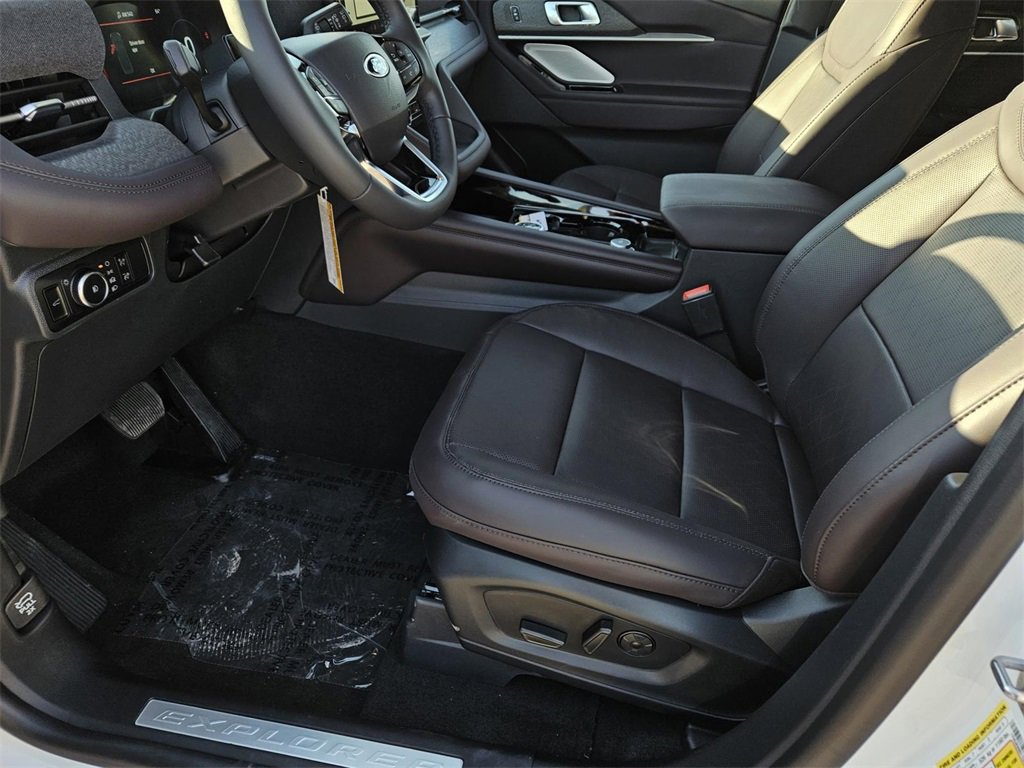 New 2026 Ford Explorer Platinum image 14
