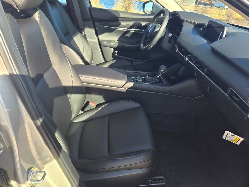 New 2026 MAZDA MAZDA3 2.5 S Sedan w/ Preferred Pkg image 4