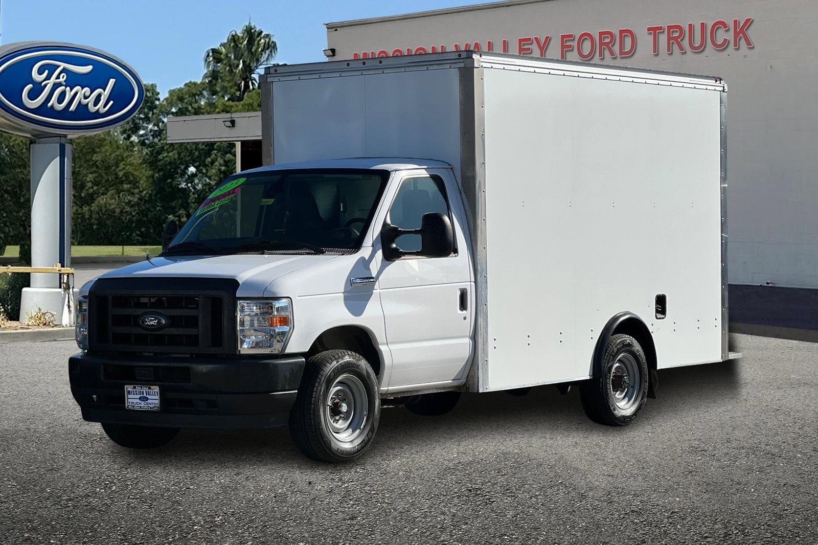 Used 2023 Ford E-350 and Econoline 350 Super Duty w/ Driver's Safety Package image 8