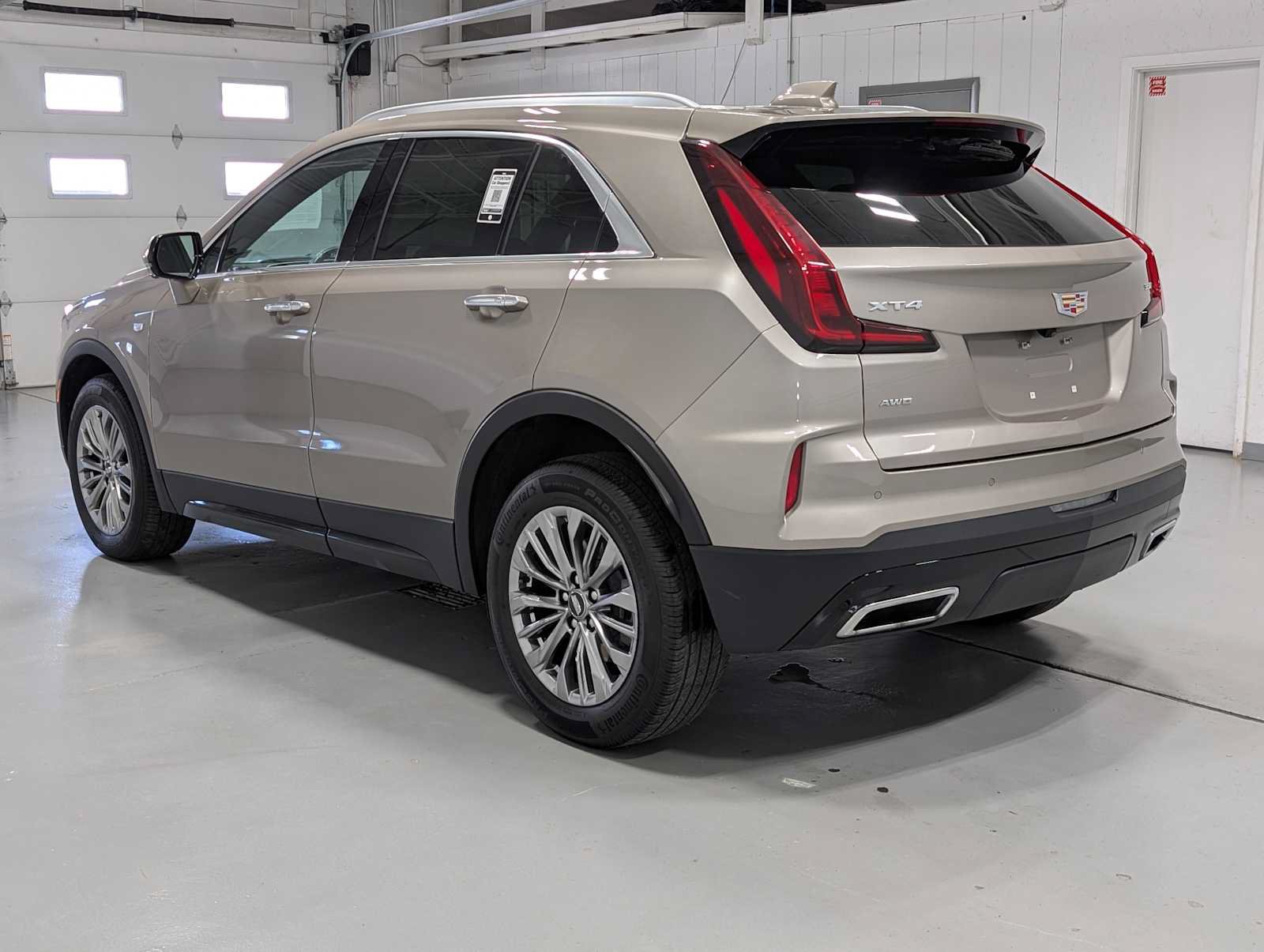 Certified 2025 Cadillac XT4 Premium Luxury AWD/4WD image 10
