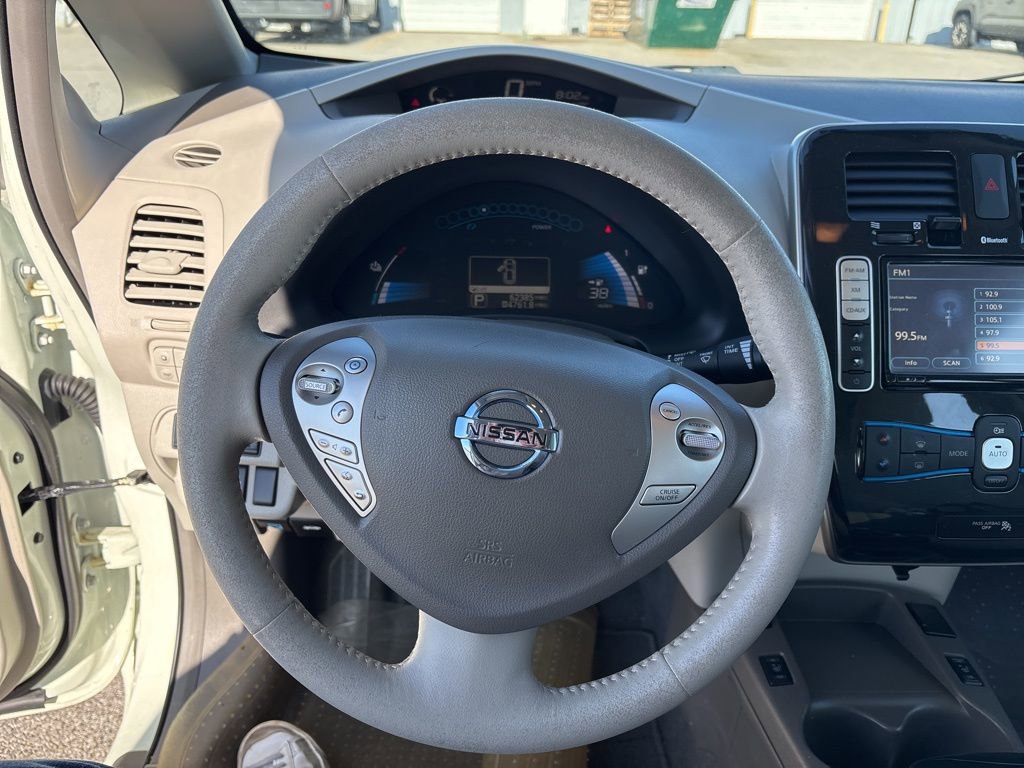 Used 2011 Nissan Leaf SL FWD image 34