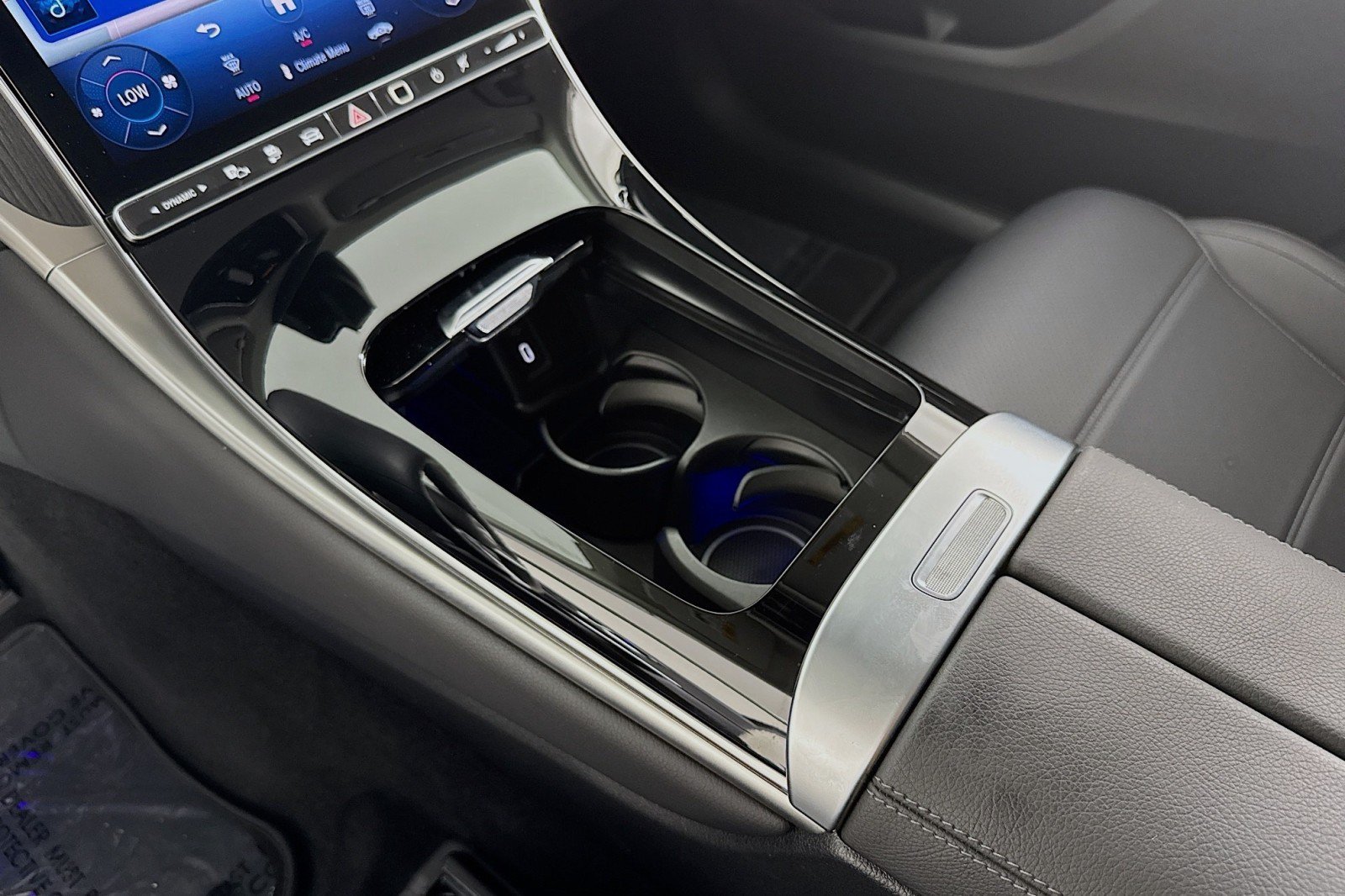 Certified 2025 Mercedes-Benz GLC 350e 4MATIC image 7