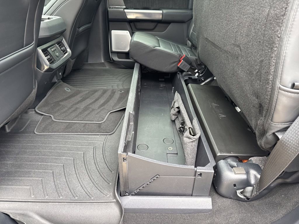 Used 2025 Ford F450 Platinum w/ FX4 Off-Road Package image 11