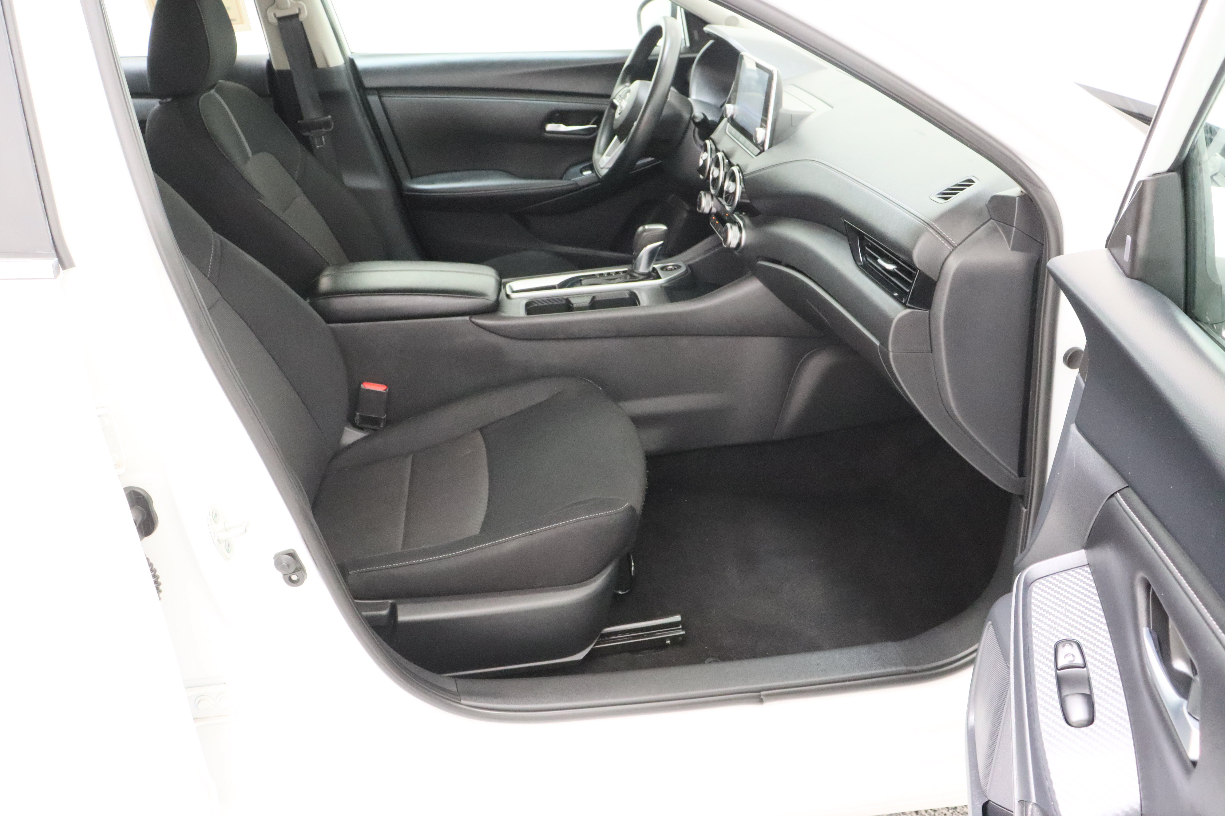 Used 2024 Nissan Sentra SV FWD image 35