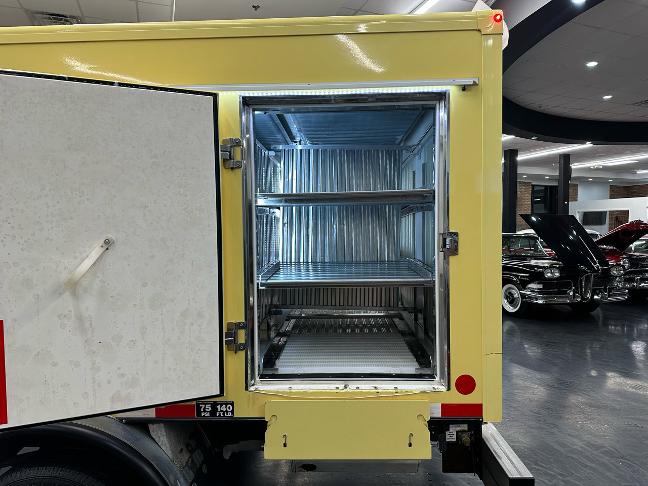 Used 2022 Ford E-450 and Econoline 450 Super Duty image 11