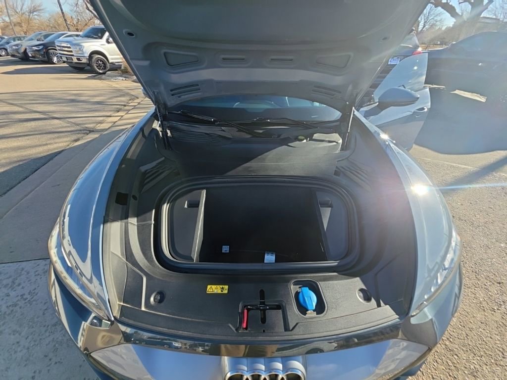 Used 2022 Audi e-tron GT Premium Plus image 22
