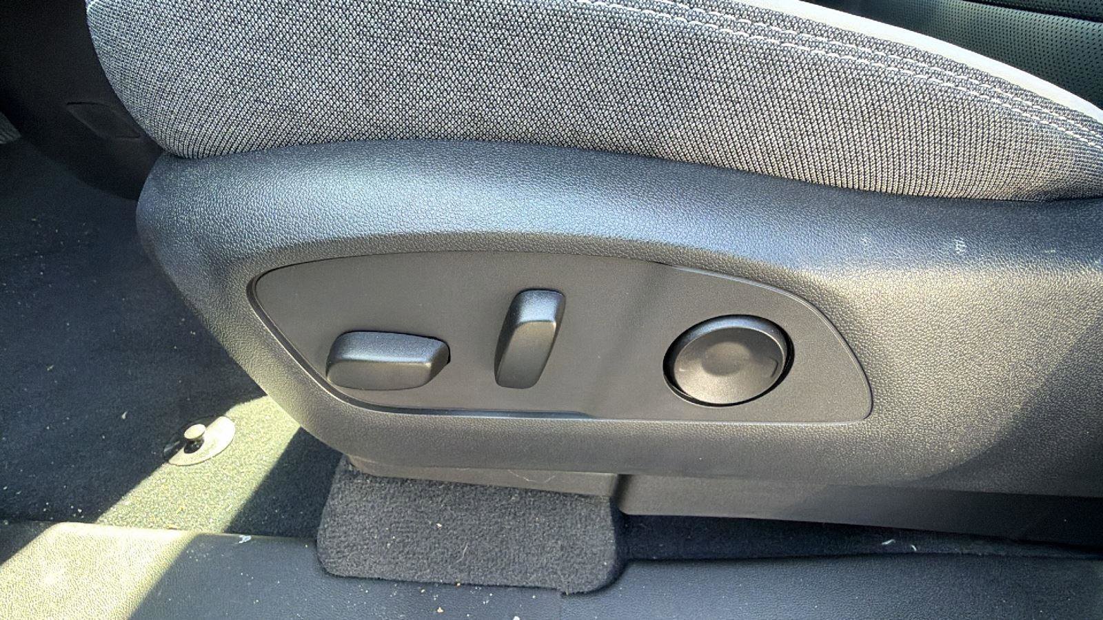 New 2026 GMC Sierra EV Elevation image 17