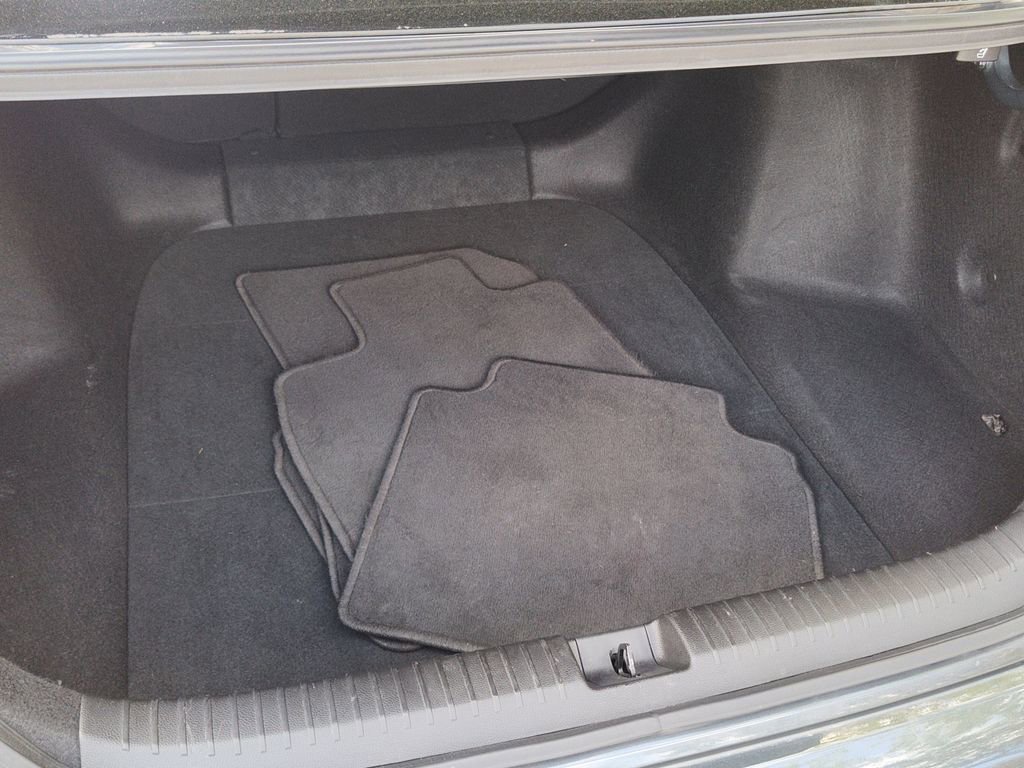 Used 2023 Honda Accord EX-L image 8