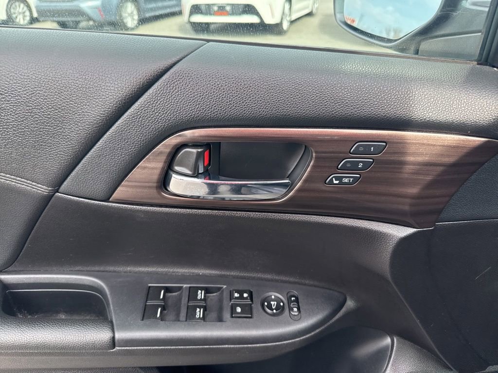Used 2017 Honda Accord EX-L image 17