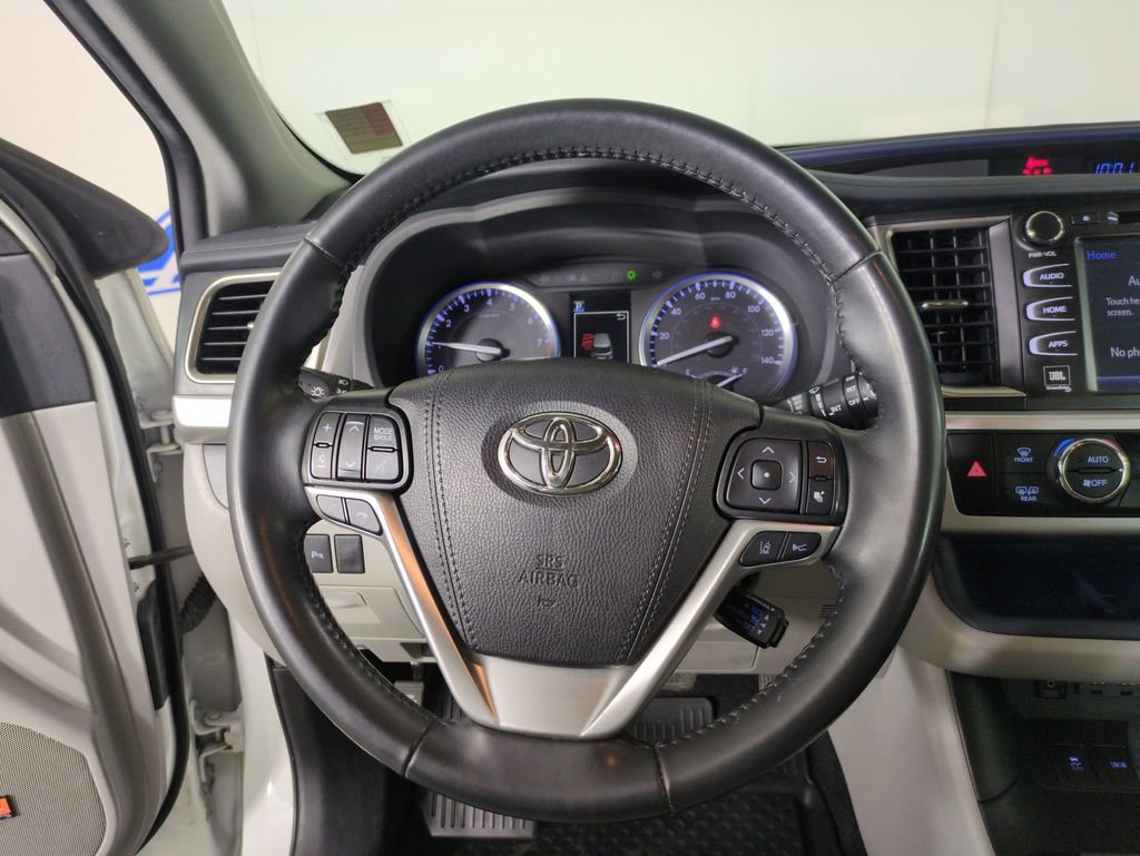 Used 2019 Toyota Highlander Limited AWD/4WD image 17