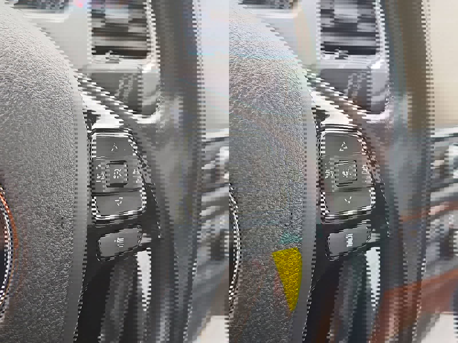 Used 2015 Volkswagen Touareg TDI AWD/4WD image 25