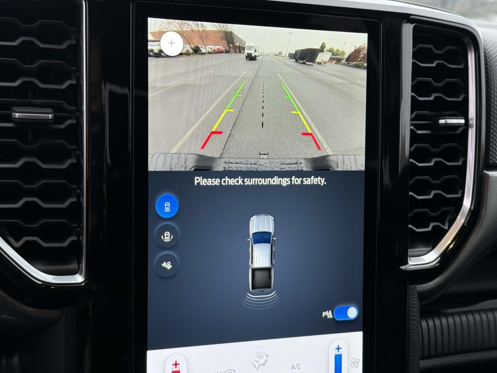 New 2025 Ford Ranger XLT w/ FX4 Off-Road Package image 14