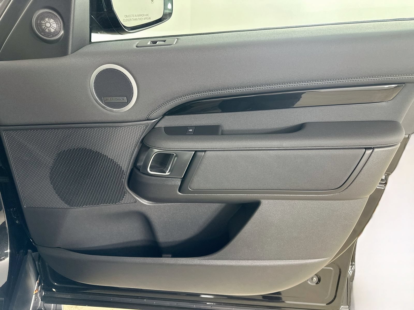 New 2026 Land Rover Discovery S AWD/4WD image 42