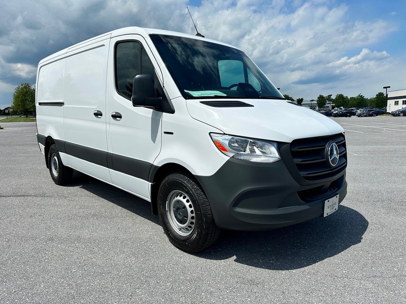New 2025 Mercedes-Benz eSprinter 144 Cargo image 1